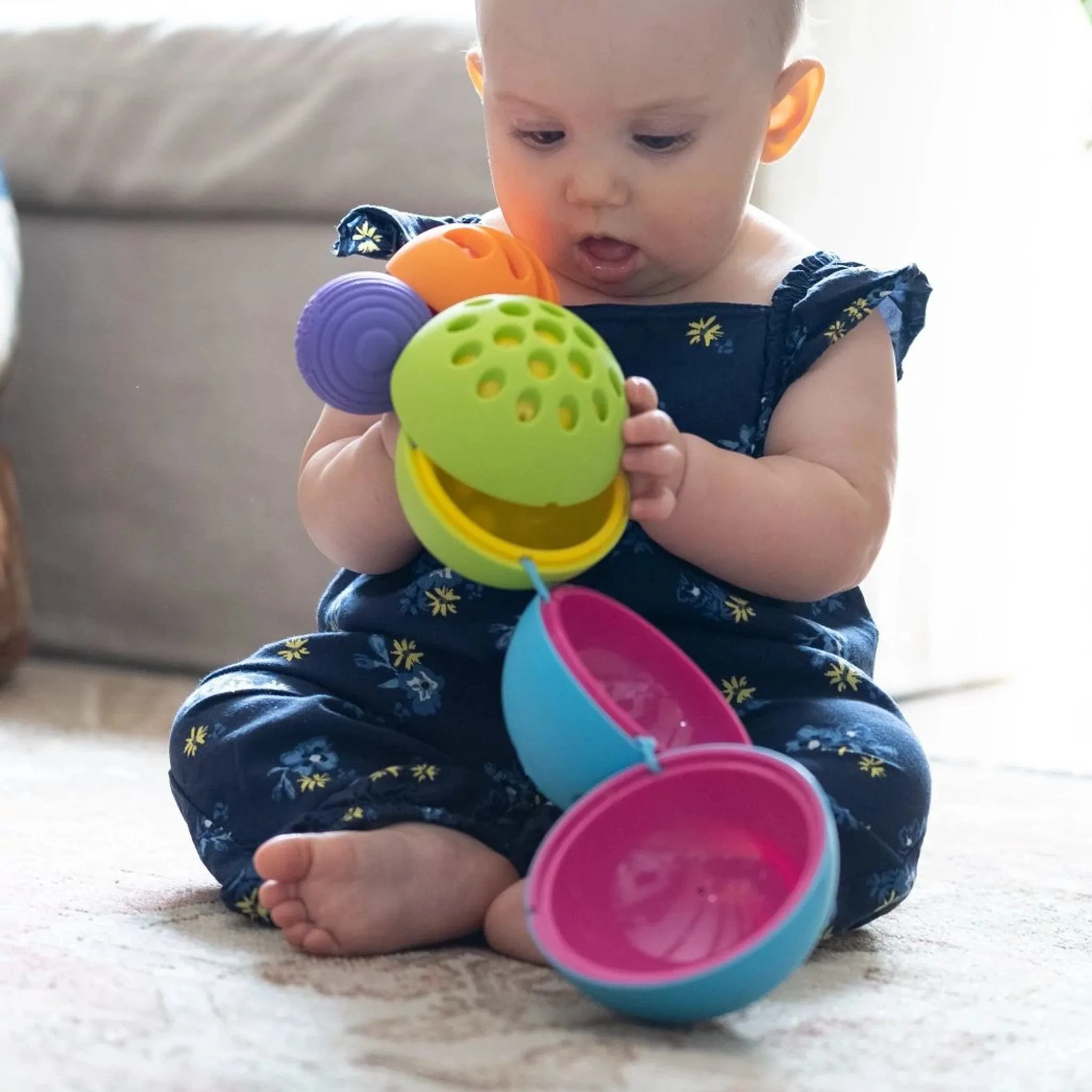 Fat Brain Toys® OombeeBall